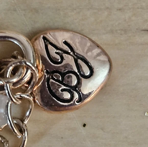 Betsy Johnson bear and bow necklace - Picture 4 of 6